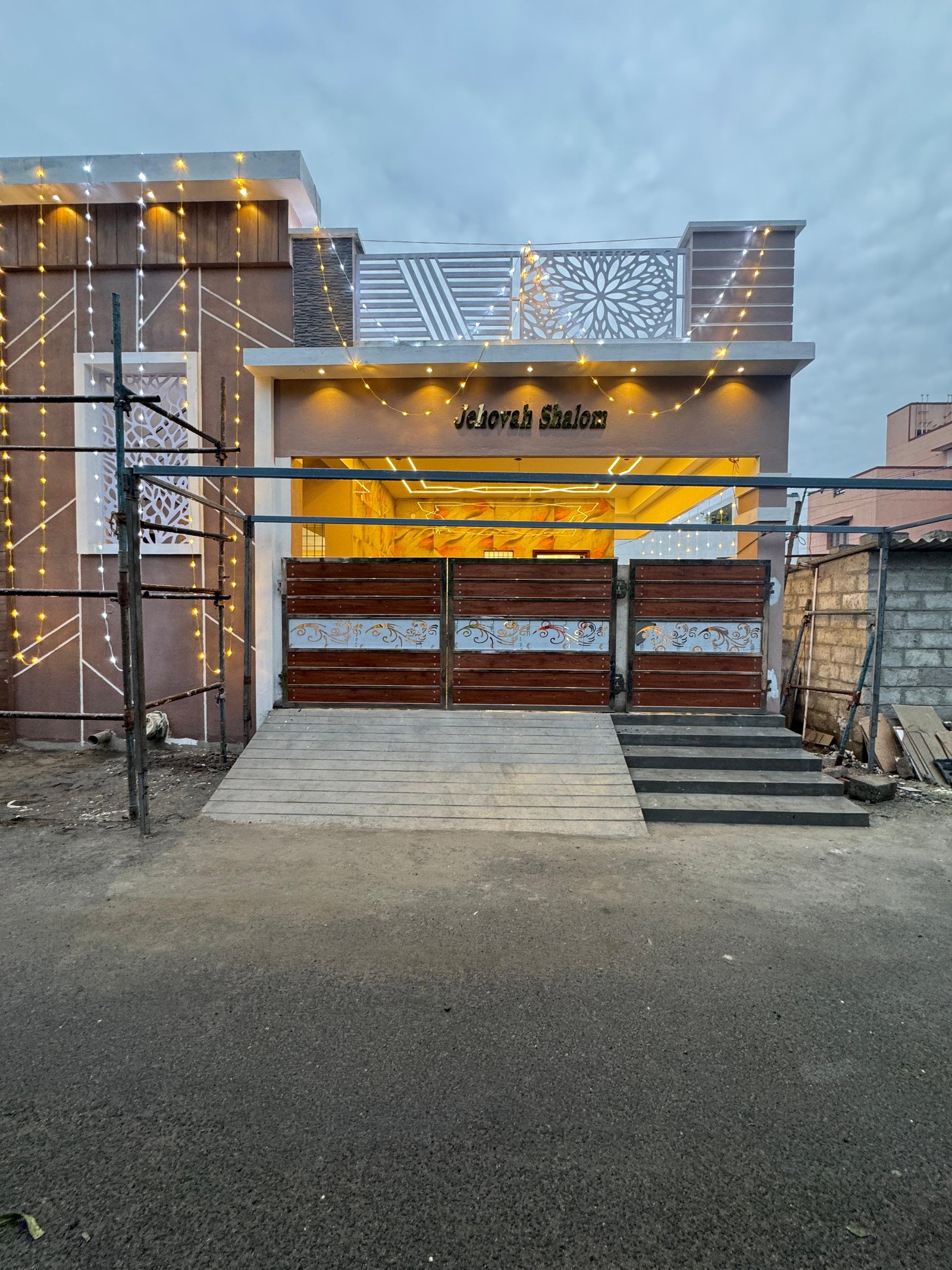 Main Gate 2