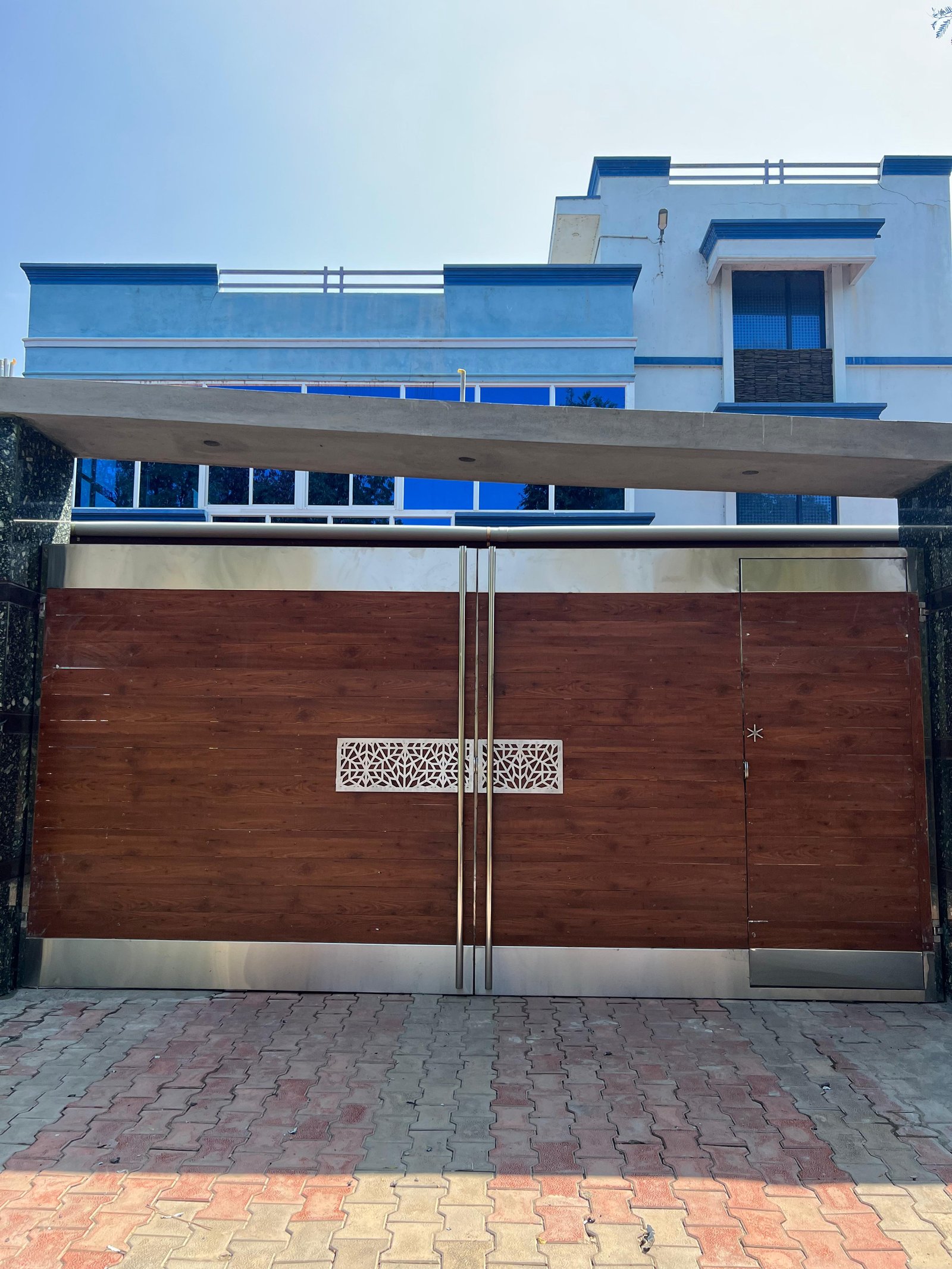Main Gate 8