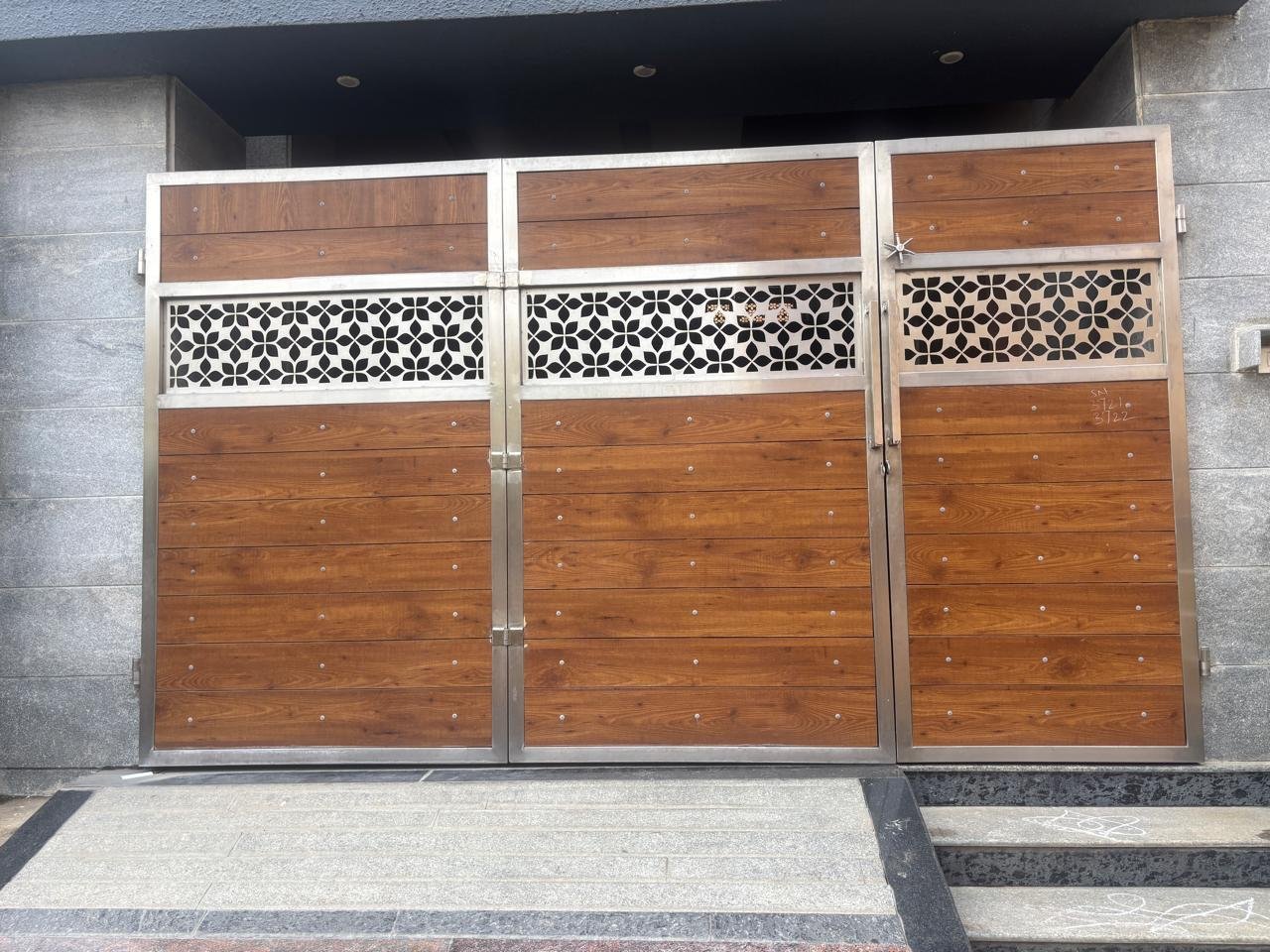 Main Gate 16