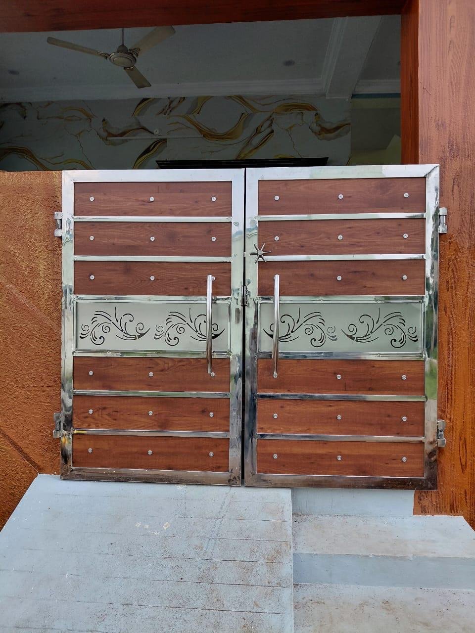 Main Gate 6
